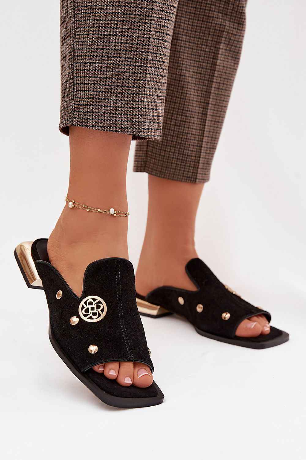 Flip-flops model 225352